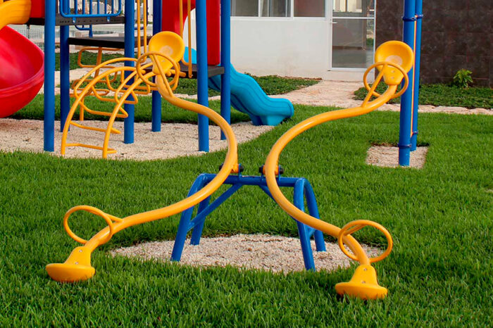 sube y baja moderno para parques