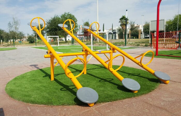 sube y baja triple para parques