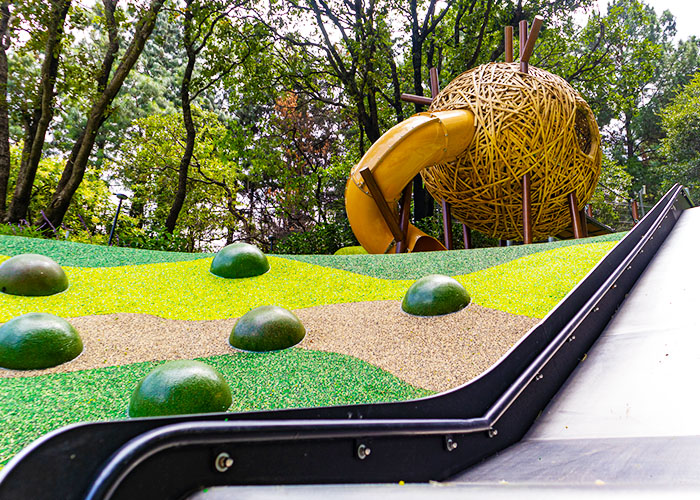 resbaladilla en parques